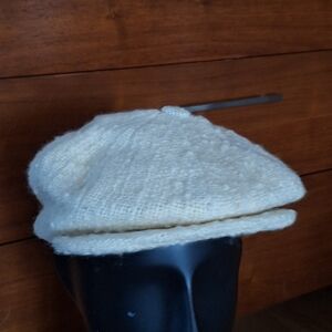 Studio Donegal wool newsboy eggshell white cap vintage EUC Small